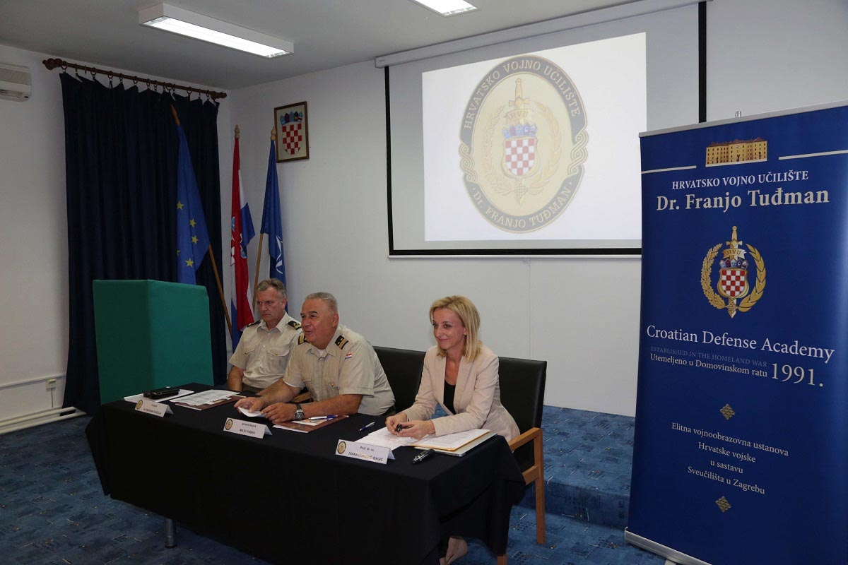 https://www.morh.hr/wp-content/gallery/strucni-seminar-kljucnog-osoblja-vojnih-studijskih-programa/losinj_16092018_02.jpg