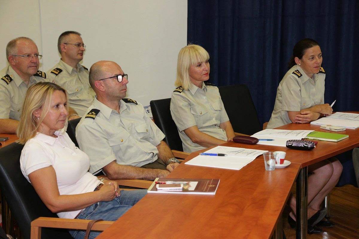 https://www.morh.hr/wp-content/gallery/strucni-seminar-kljucnog-osoblja-vojnih-studijskih-programa/losinj_16092018_04.jpg