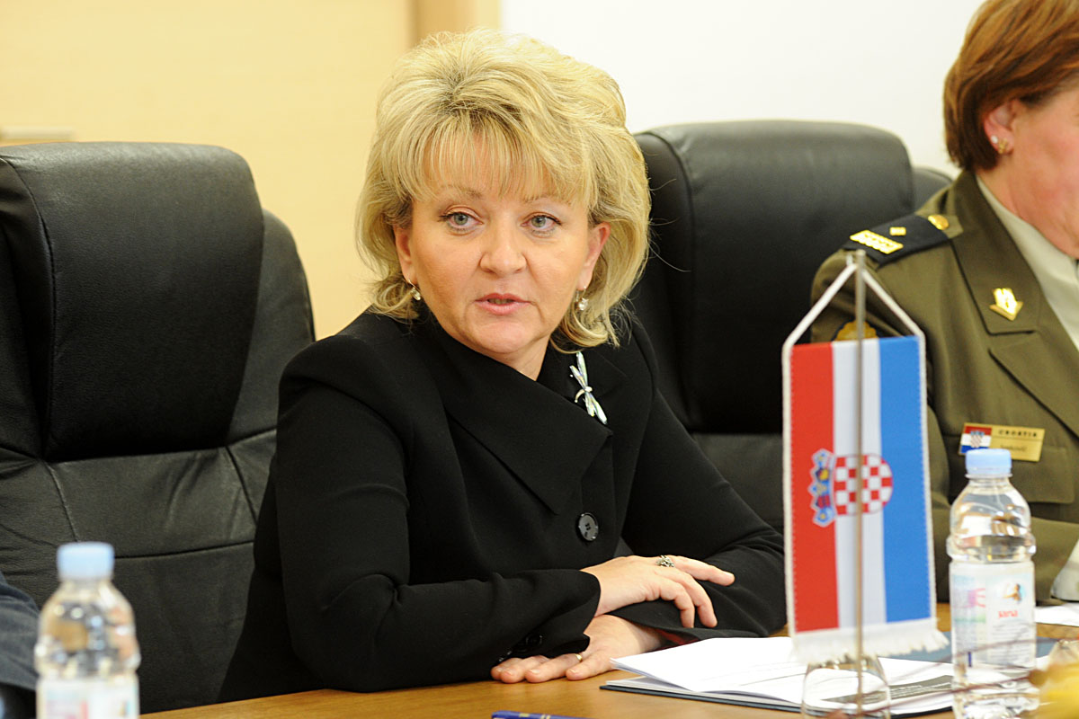 https://www.morh.hr/wp-content/gallery/susret-zamjenice-ministra-sa-uk-admiralom-03022012/ukadmiral_03022012_5.jpg