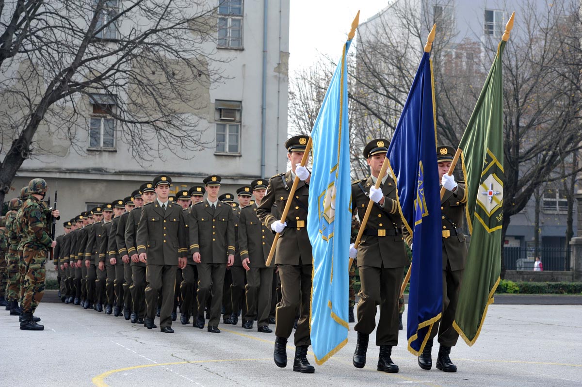 https://www.morh.hr/wp-content/gallery/sveana-prisega-10-narataja-kadeta-os-rh-u-zagrebu/kadeti_prisega_10112012_05.jpg