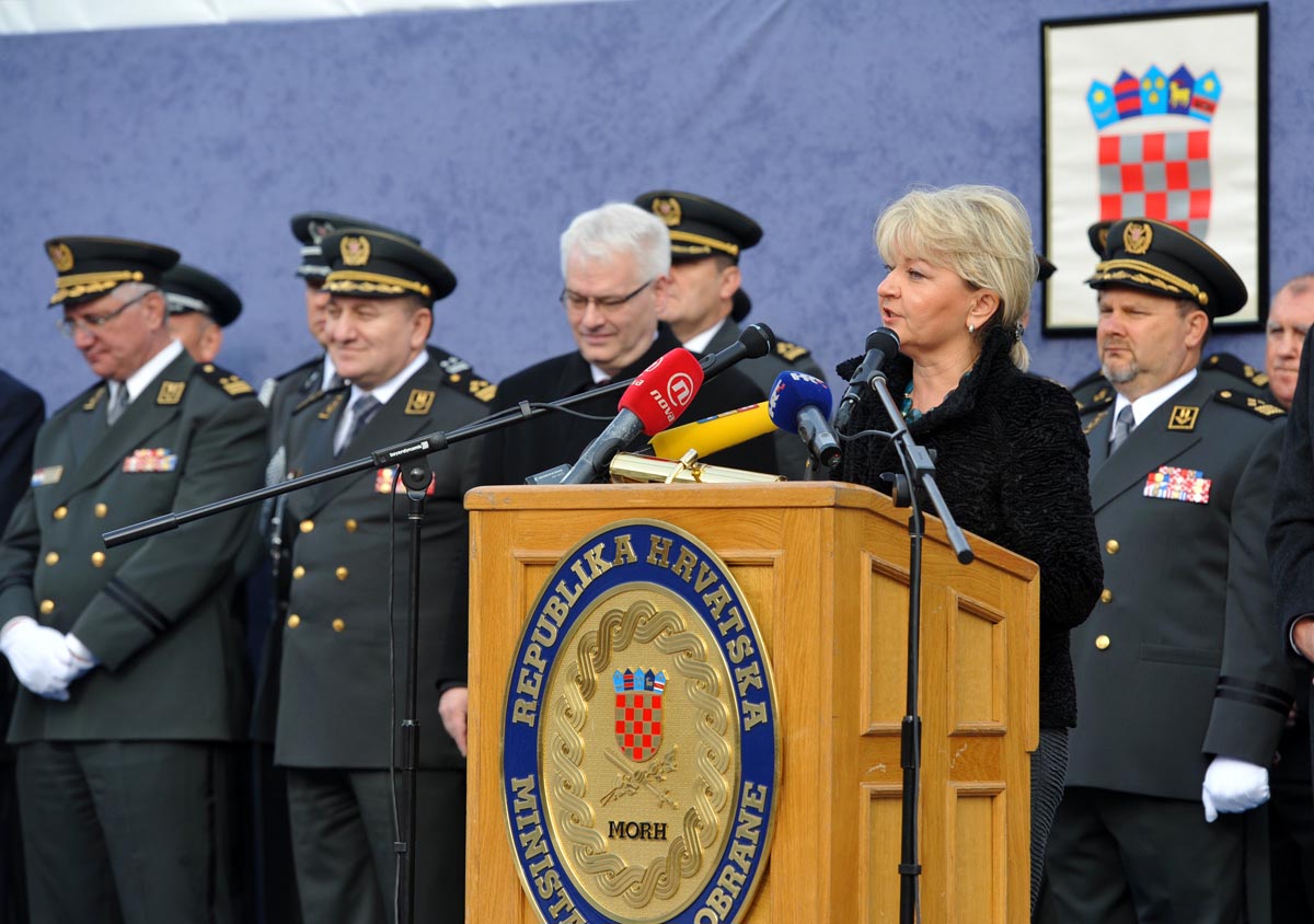 https://www.morh.hr/wp-content/gallery/sveana-prisega-10-narataja-kadeta-os-rh-u-zagrebu/kadeti_prisega_10112012_13.jpg