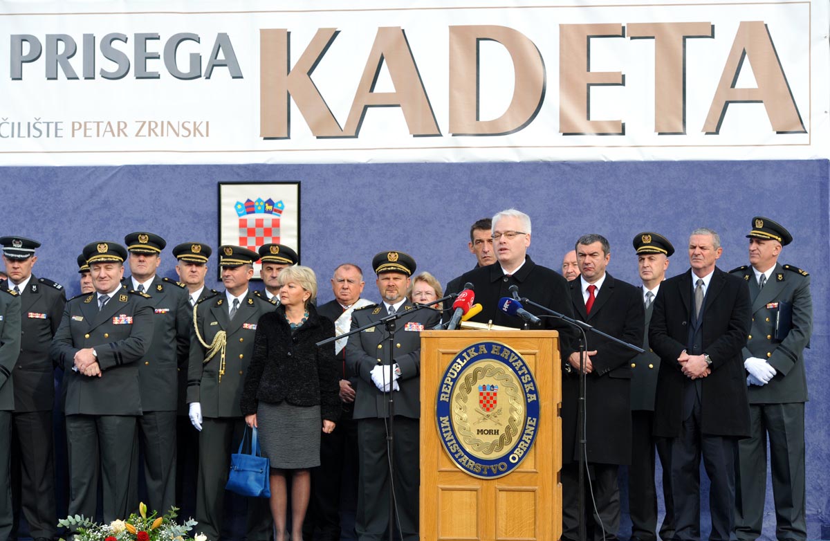 https://www.morh.hr/wp-content/gallery/sveana-prisega-10-narataja-kadeta-os-rh-u-zagrebu/kadeti_prisega_10112012_14.jpg