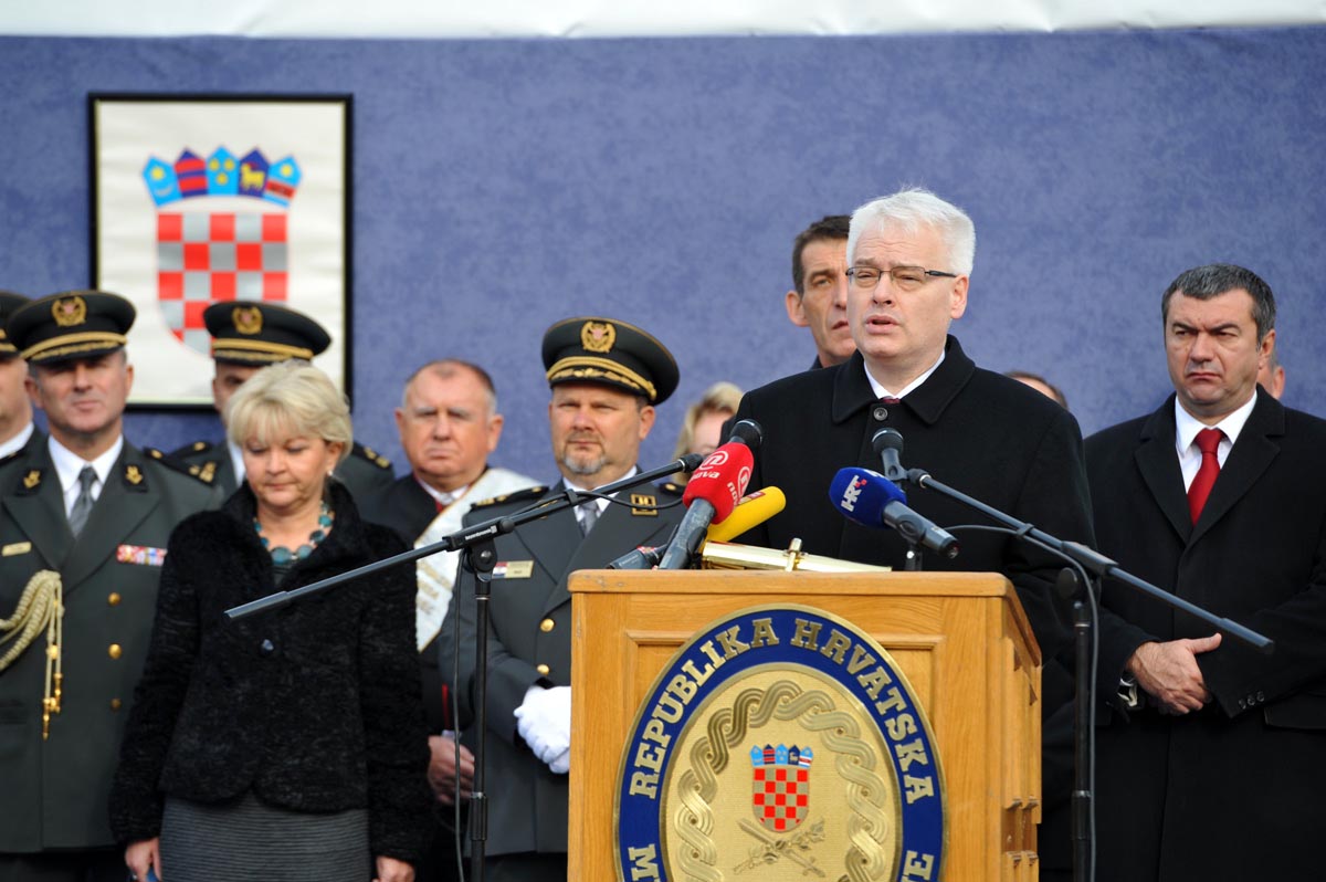 https://www.morh.hr/wp-content/gallery/sveana-prisega-10-narataja-kadeta-os-rh-u-zagrebu/kadeti_prisega_10112012_15.jpg