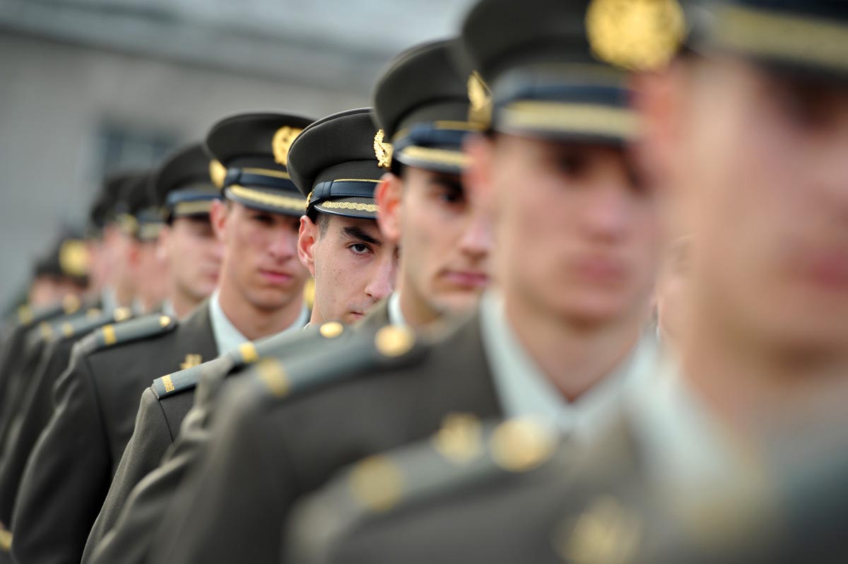 https://www.morh.hr/wp-content/gallery/sveana-prisega-10-narataja-kadeta-os-rh-u-zagrebu/kadeti_prisega_10112012_16.jpg
