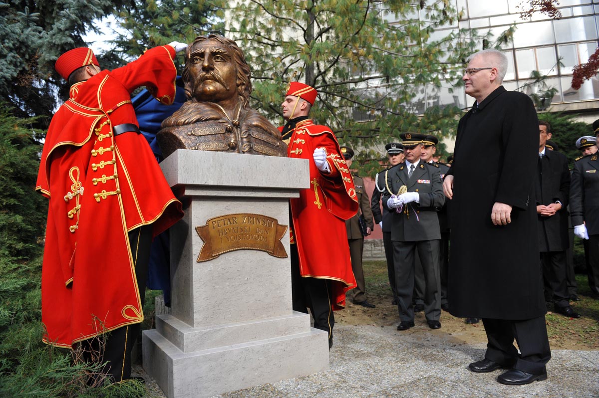 https://www.morh.hr/wp-content/gallery/sveana-prisega-10-narataja-kadeta-os-rh-u-zagrebu/kadeti_prisega_10112012_19.jpg