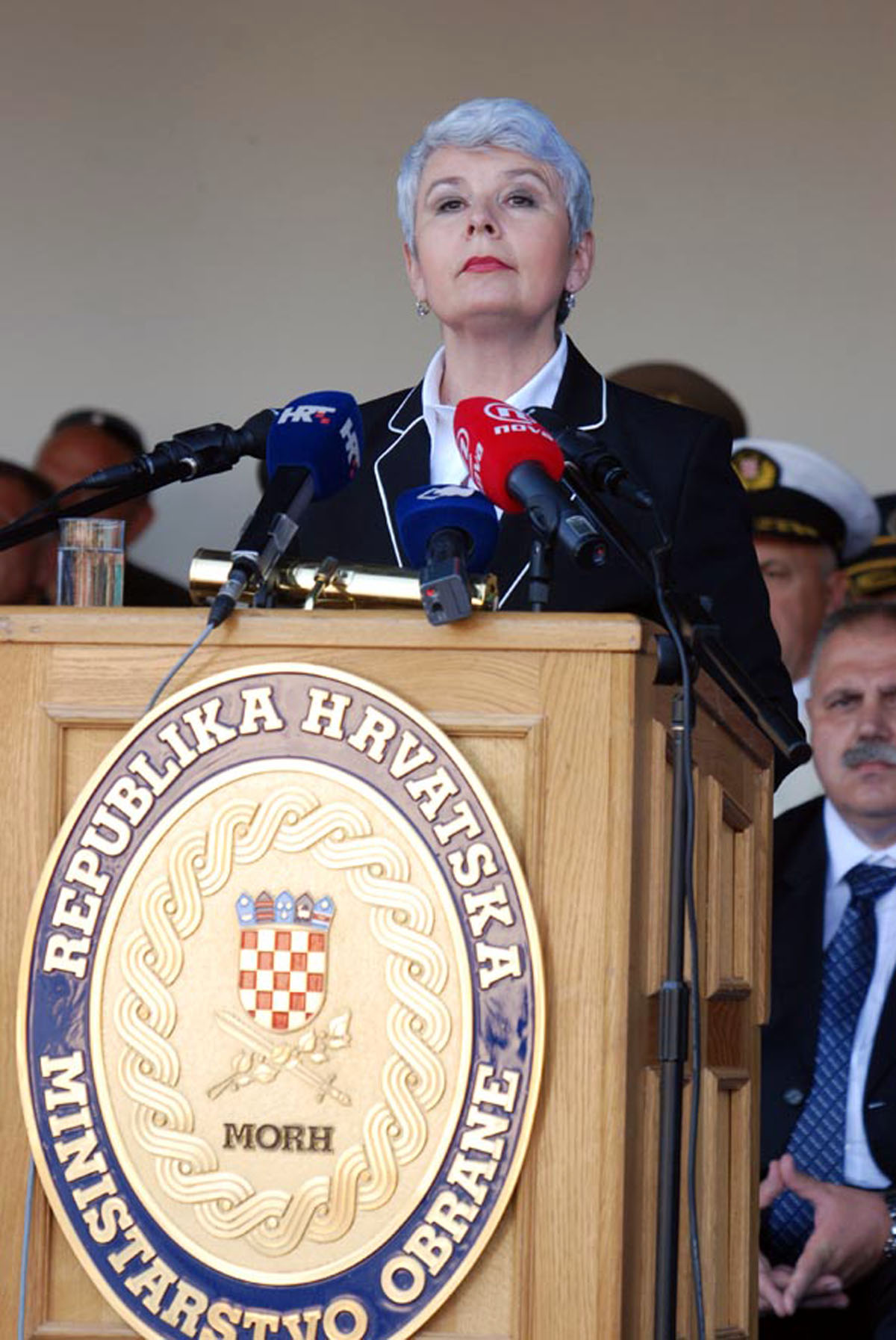 https://www.morh.hr/wp-content/gallery/sveana-promocija-polaznika-vojnih-kola-u-vukovaru/vukovar_11_25062010.jpg