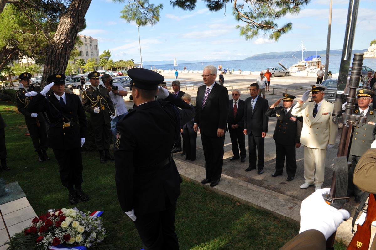 https://www.morh.hr/wp-content/gallery/sveano-obiljeen-dan-i-21-obljetnica-ustrojavanja-hrm-a/hrm_15092012-3_04.jpg