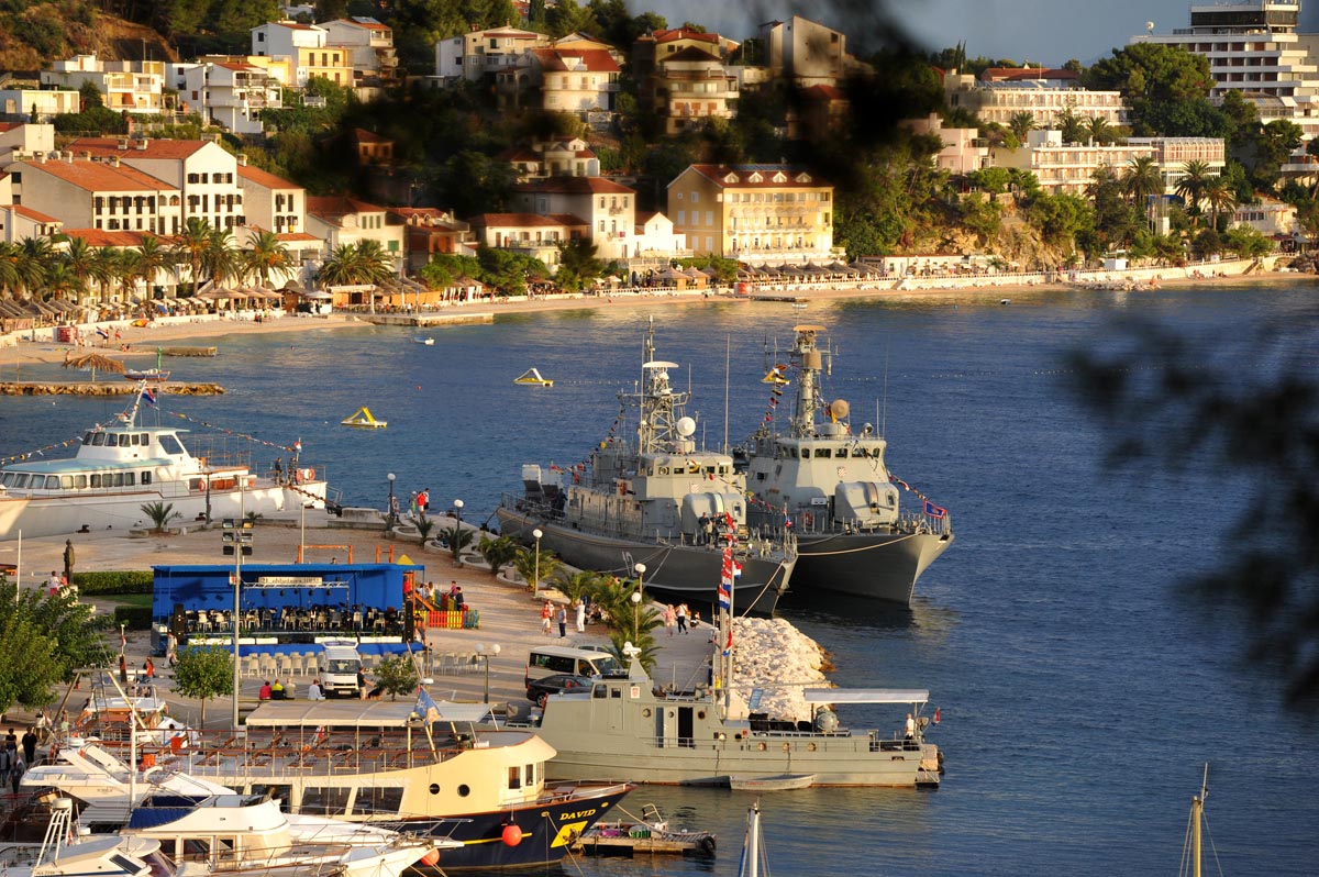 https://www.morh.hr/wp-content/gallery/sveano-obiljeen-dan-i-21-obljetnica-ustrojavanja-hrm-a/hrm_159092012_11.jpg