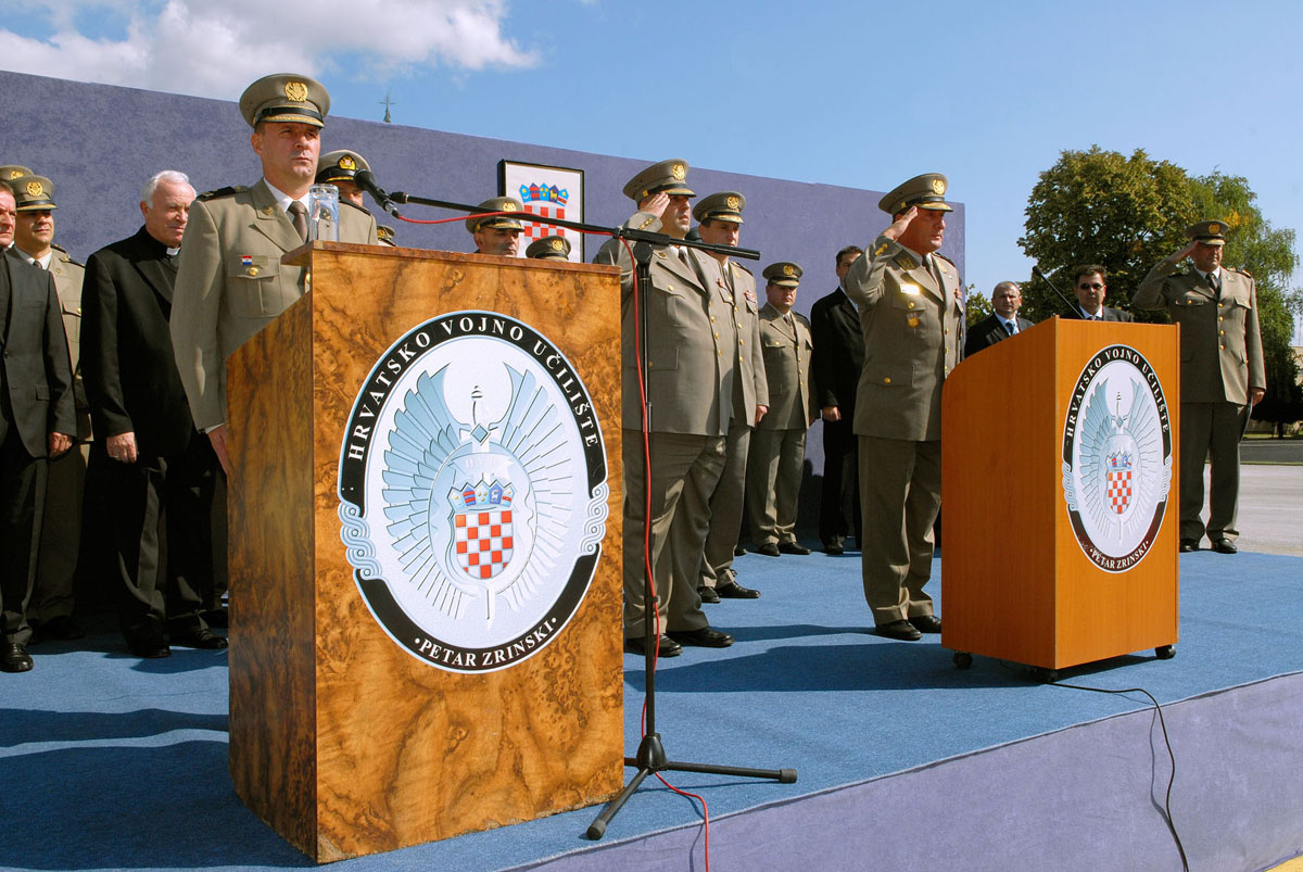 https://www.morh.hr/wp-content/gallery/sveano-obiljeen-poetak-izobrazbe-na-hvu-petar-zrinski-14092010/hvu_3_1409.jpg