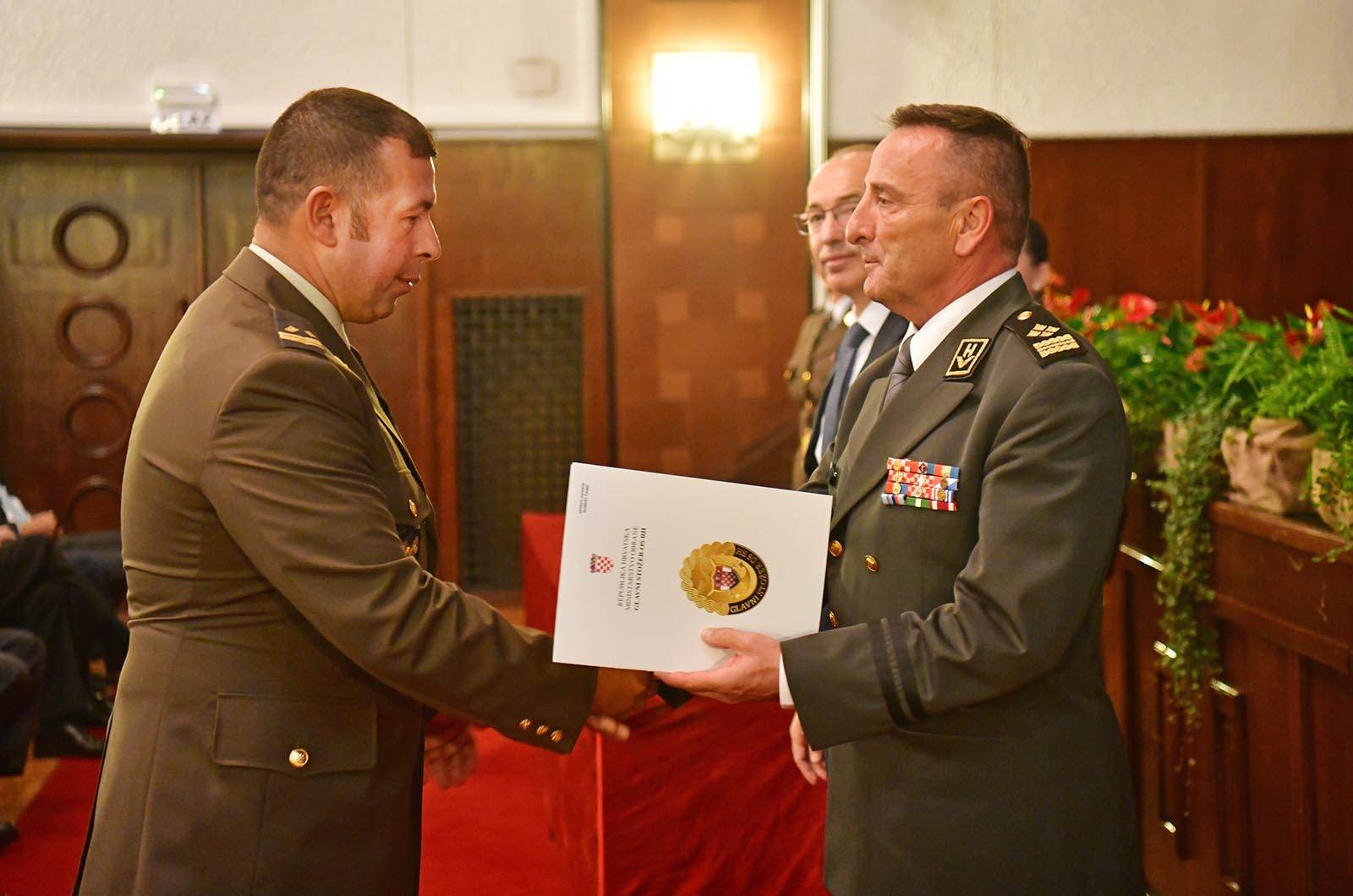 https://www.morh.hr/wp-content/gallery/svecana-akademija-povodom-28-godisnjice-dana-neovisnosti-rh/28_obljetnica_neovisnosti_rh_190719_13.jpg