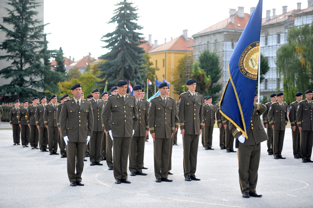 https://www.morh.hr/wp-content/gallery/svecana-prisega-13-narastaja-kadeta-na-hvu/sv_prisega_hvu_19092015_05.jpg