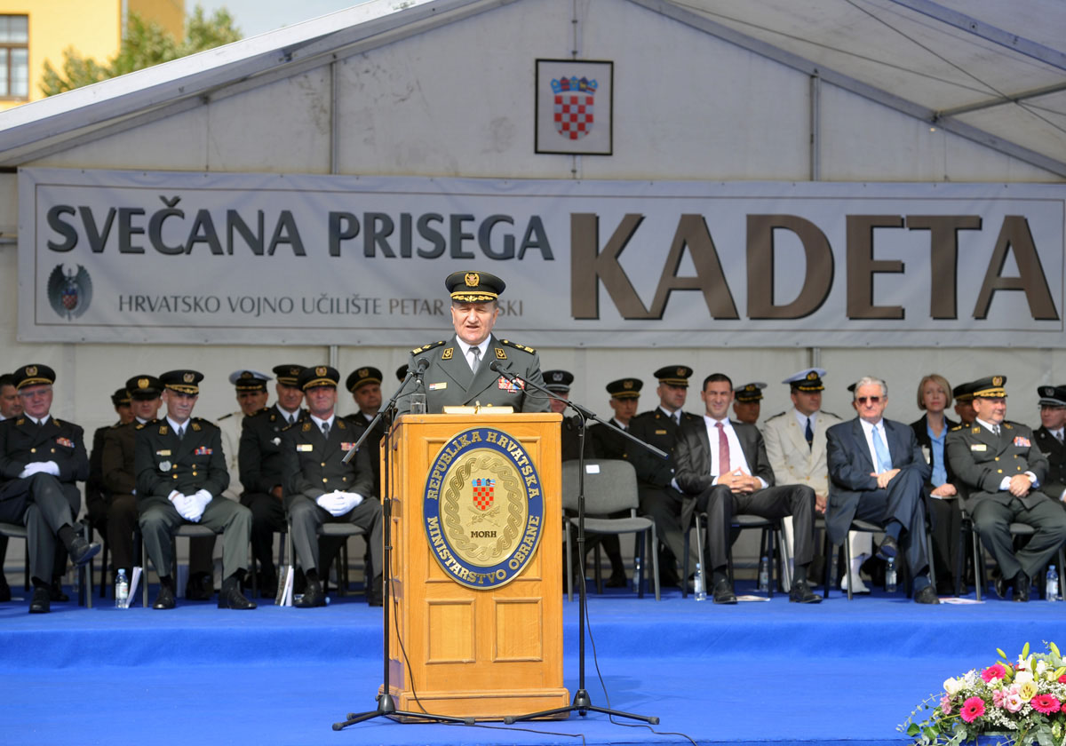 https://www.morh.hr/wp-content/gallery/svecana-prisega-13-narastaja-kadeta-na-hvu/sv_prisega_hvu_19092015_08.jpg