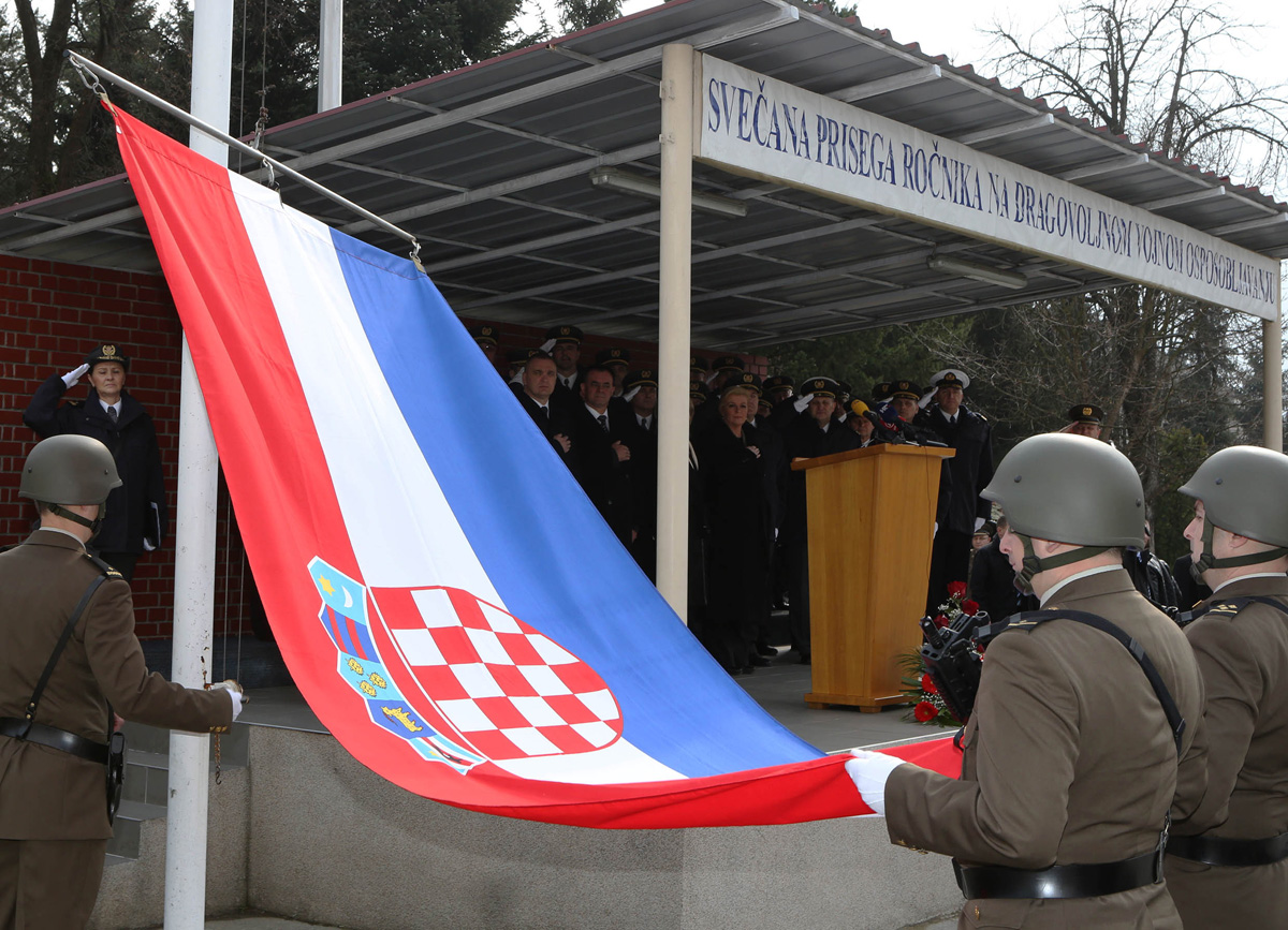 https://www.morh.hr/wp-content/gallery/svecana-prisega-14-narastaja-rocnika-na-dragovoljnom-osposobljavanju/pozega_14032015_07.jpg