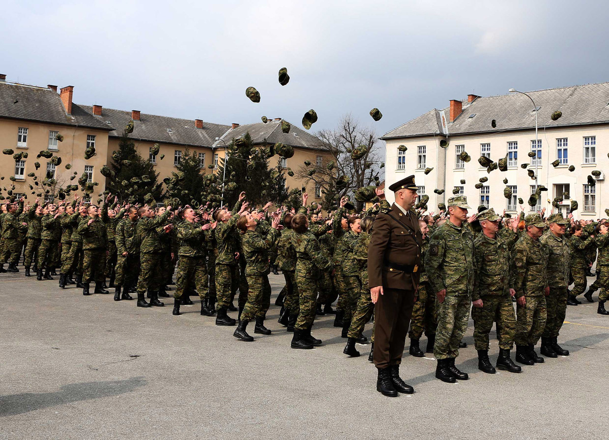 https://www.morh.hr/wp-content/gallery/svecana-prisega-14-narastaja-rocnika-na-dragovoljnom-osposobljavanju/pozega_14032015_13.jpg
