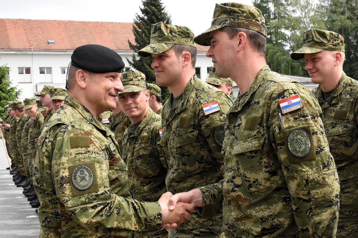 https://www.morh.hr/wp-content/gallery/svecani-docek-1-hrvcon-a-iz-nato-aktivnosti-u-poljskoj/hv_1hrvcon_04052018_21.jpg