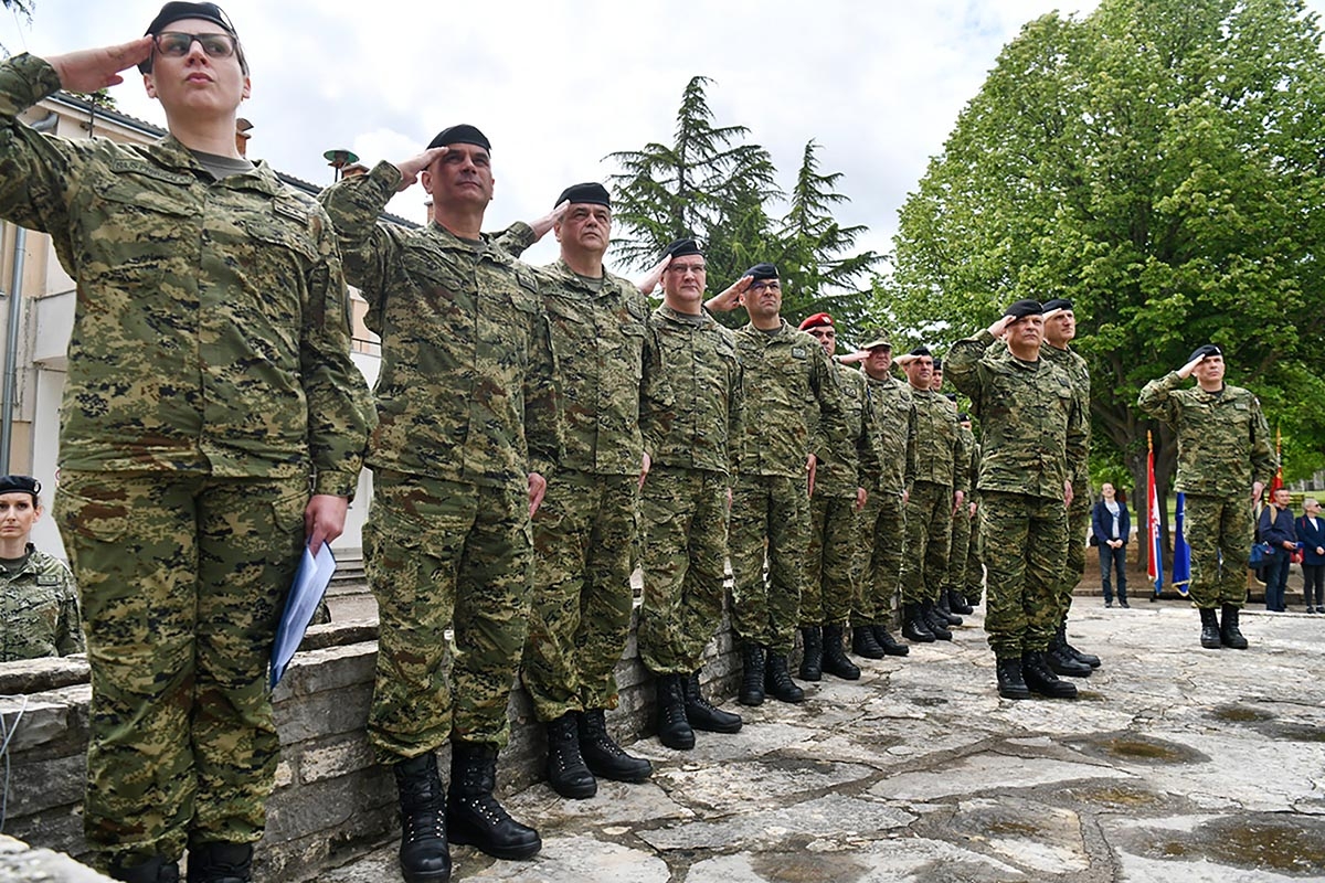 https://www.morh.hr/wp-content/gallery/svecani-docek-3-hrvcon-a-iz-nato-ove-aktivnosti-u-poljskoj/3_hrvcon_20052019_11.jpg