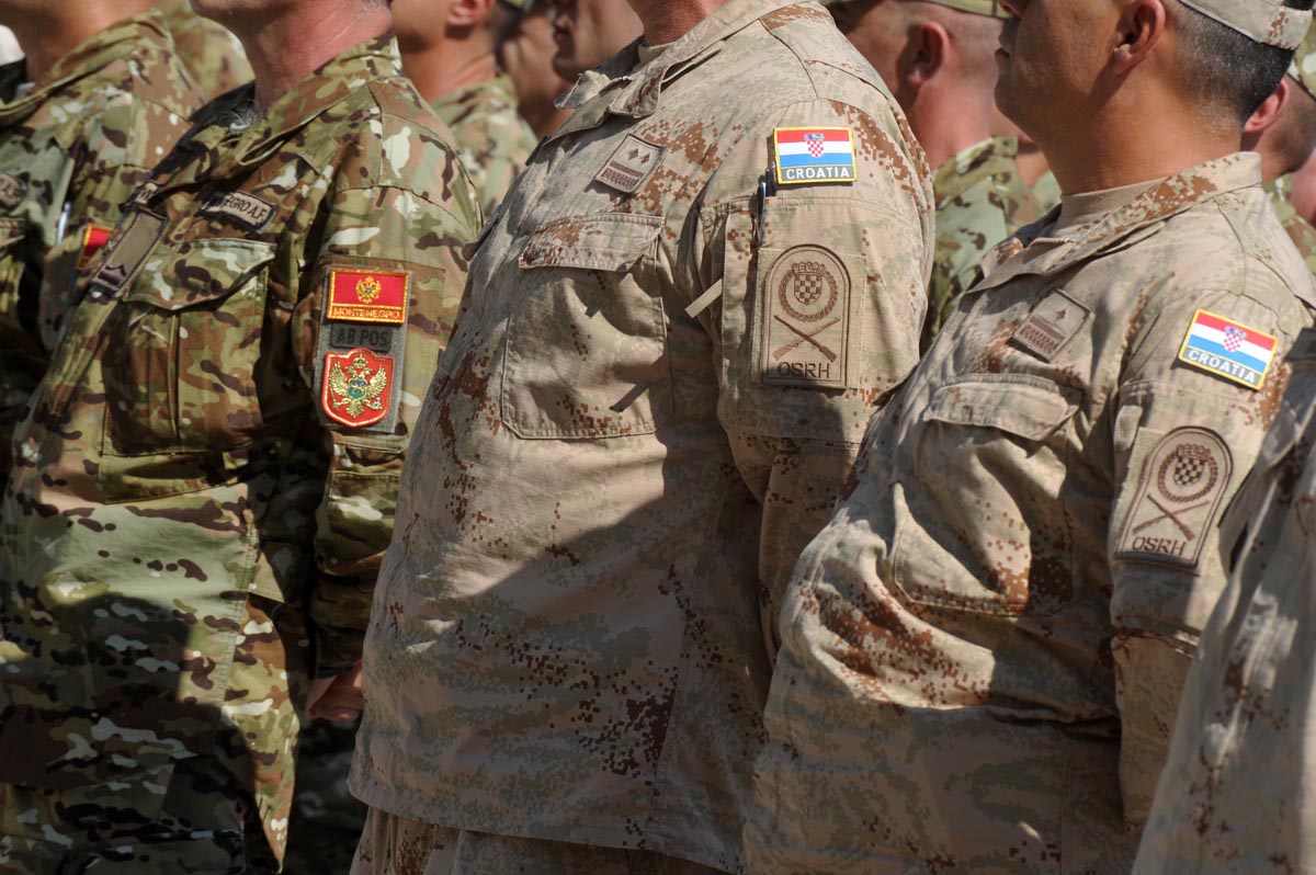 https://www.morh.hr/wp-content/gallery/svecani-ispracaj-22-hrvatskog-kontingenta-u-operaciju-isaf/22_hrvcon_30082013_27.jpg