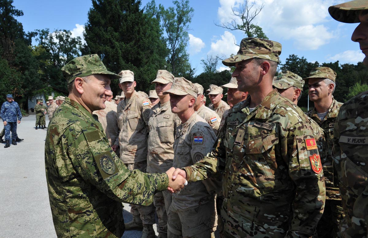 https://www.morh.hr/wp-content/gallery/svecani-ispracaj-22-hrvatskog-kontingenta-u-operaciju-isaf/22_hrvcon_30082013_29.jpg