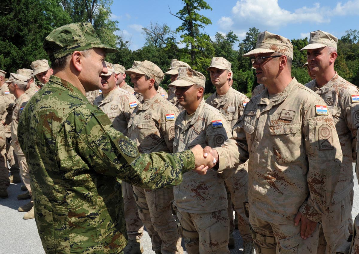 https://www.morh.hr/wp-content/gallery/svecani-ispracaj-22-hrvatskog-kontingenta-u-operaciju-isaf/22_hrvcon_30082013_30.jpg