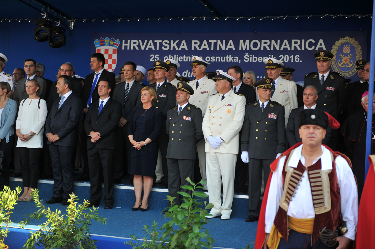 https://www.morh.hr/wp-content/gallery/svecano-obiljezavanje-25-obljetnice-hrm-a/25_god_hrm_16092016-15.jpg