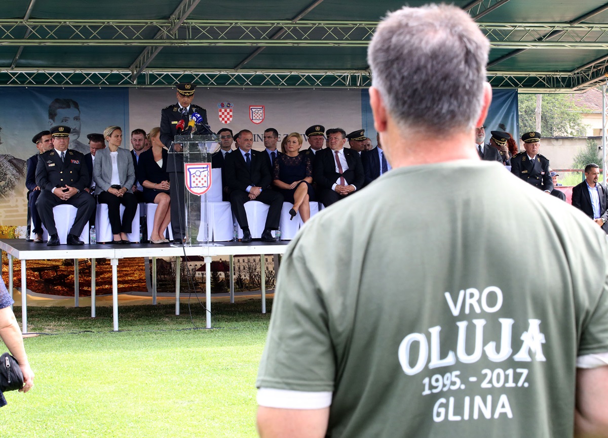 https://www.morh.hr/wp-content/gallery/svecano-obiljezavanje-predaje-21-kordunskog-korpusa-u-glini/glina_08082017_27.JPG