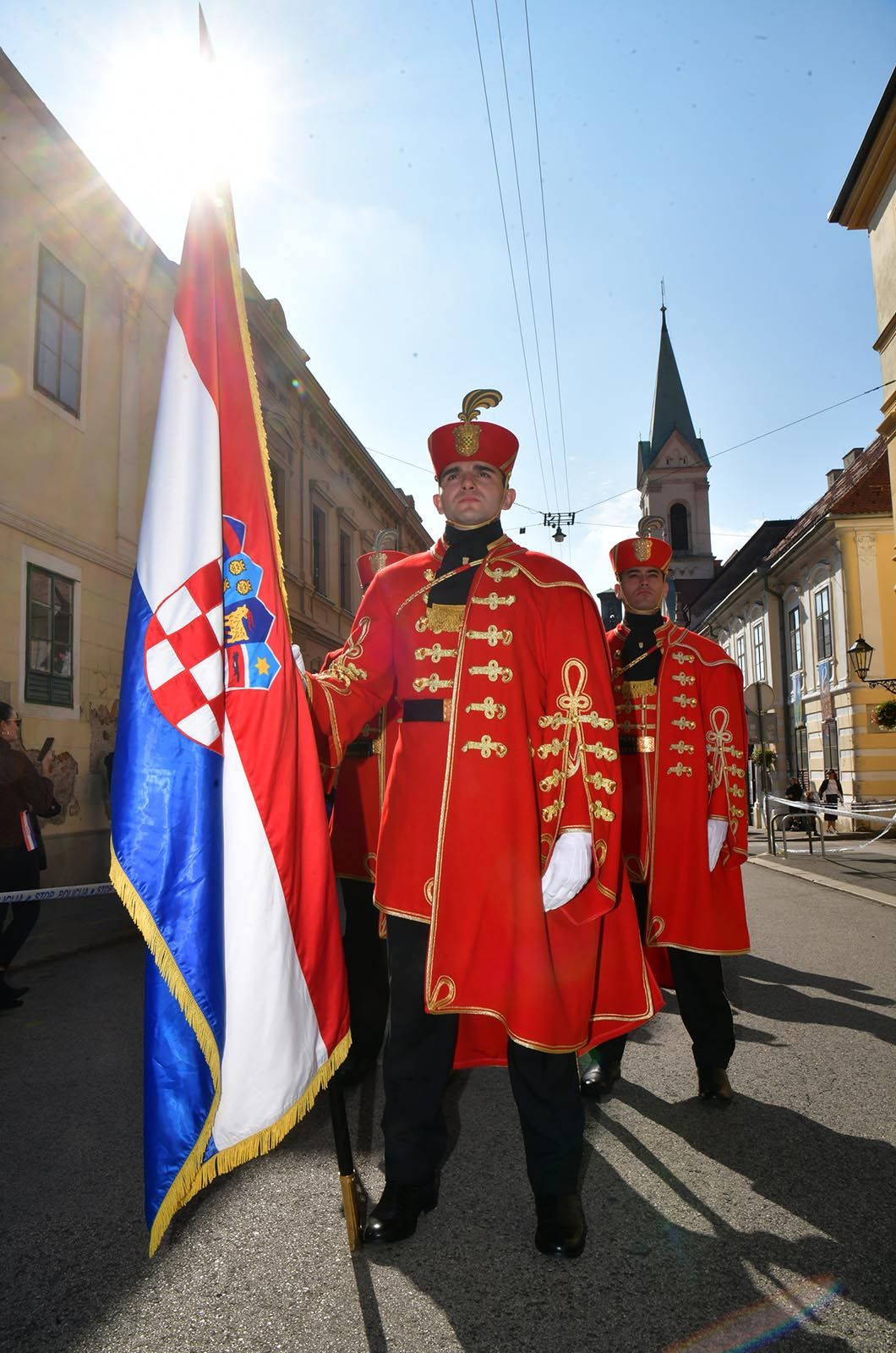 https://www.morh.hr/wp-content/gallery/svecano-obiljezen-dan-neovisnosti-rh-na-markovom-trgu-1/dan_neovisnosti_rh_zagreb_081019_24.jpg