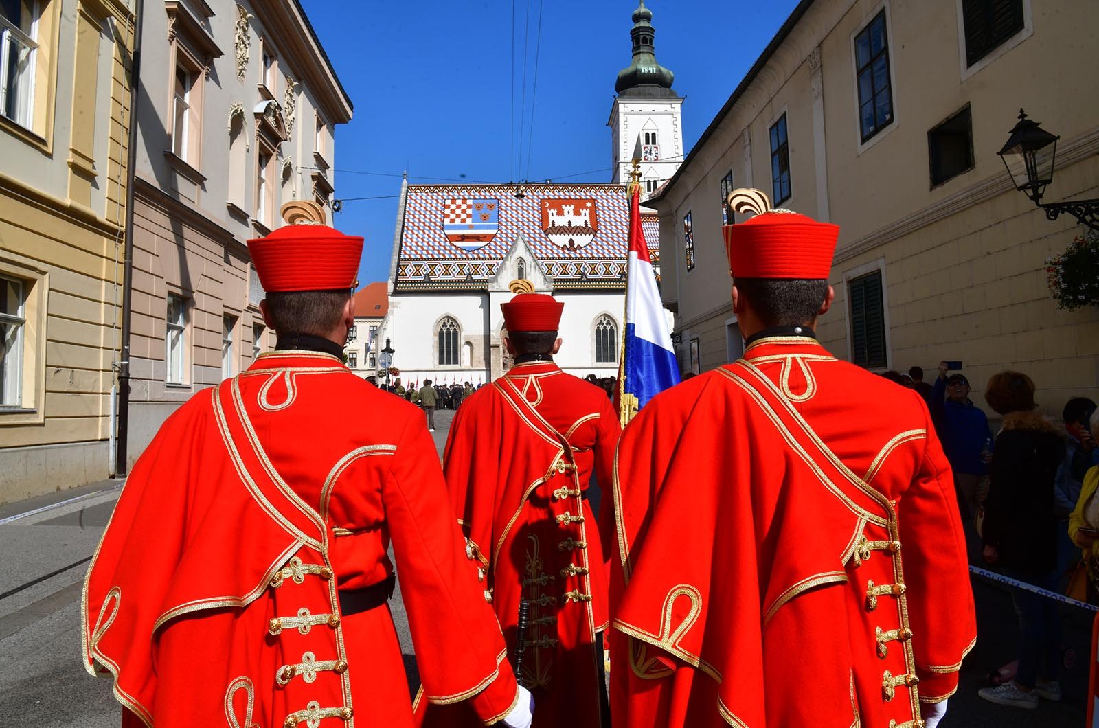 https://www.morh.hr/wp-content/gallery/svecano-obiljezen-dan-neovisnosti-rh-na-markovom-trgu-1/dan_neovisnosti_rh_zagreb_081019_25.jpg