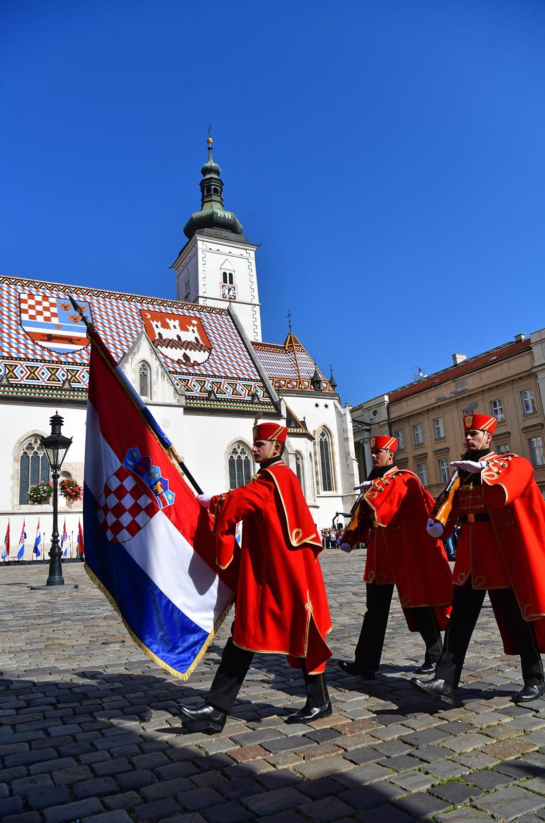 https://www.morh.hr/wp-content/gallery/svecano-obiljezen-dan-neovisnosti-rh-na-markovom-trgu-1/dan_neovisnosti_rh_zagreb_081019_36.jpg