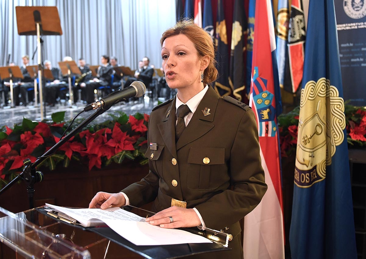 https://www.morh.hr/wp-content/gallery/svecano-obiljezena-20-godisnjica-osnutka-doma-glavnog-stozera-osrh/obletnica_doma_stozera_30112018_04.jpg