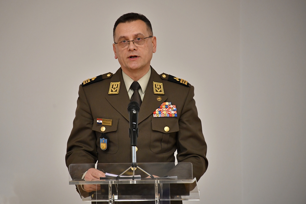 https://www.morh.hr/wp-content/gallery/svecano-obiljezena-primopredaja-duznosti-zamjenika-nacelnika-gs-osrh/20200313-primopredaja-zamjenika-nacelnika-gsosrh-08.jpg
