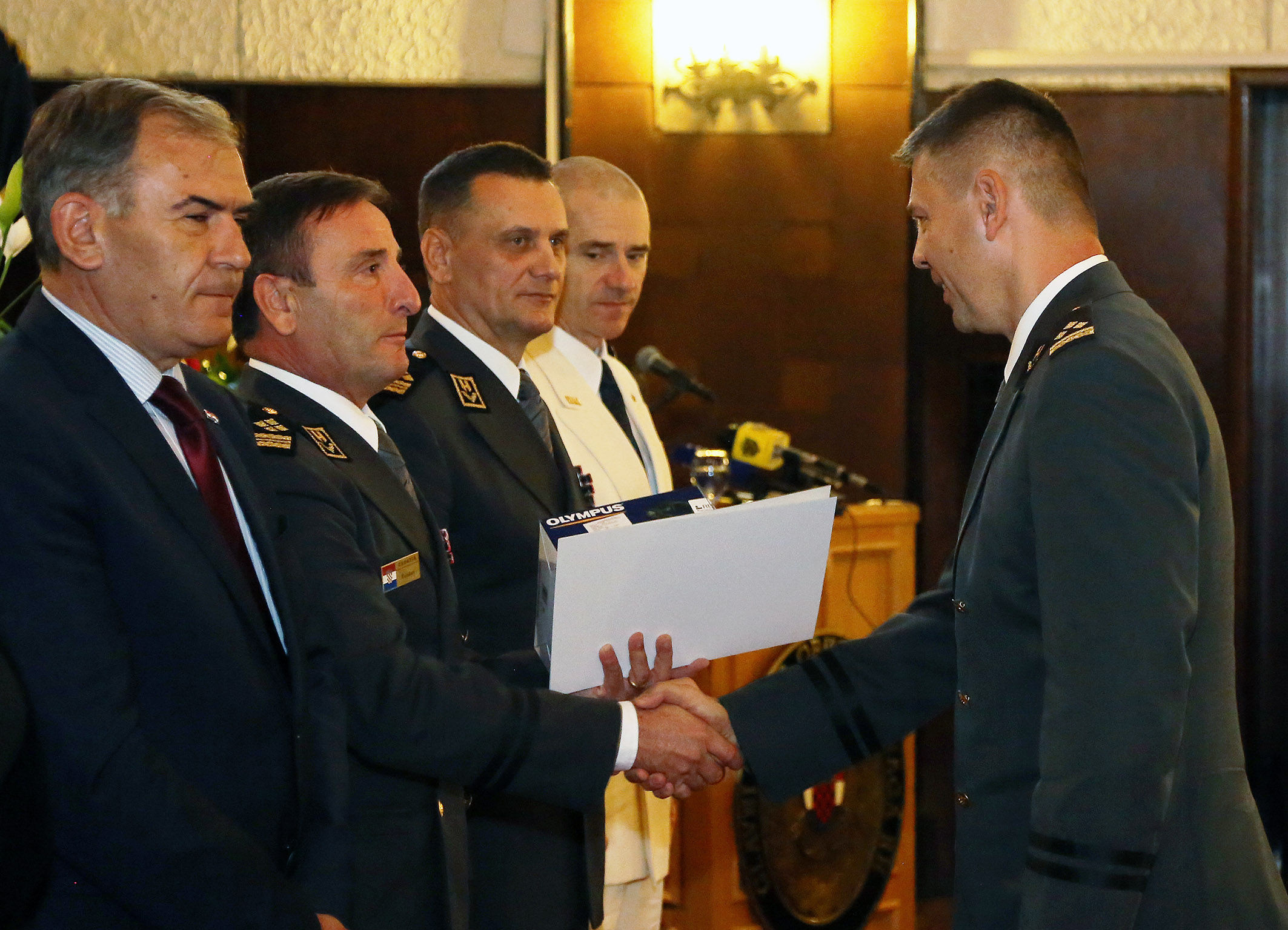 https://www.morh.hr/wp-content/gallery/svecano-obiljezeno-25-godina-glavnog-stozera-oruzanih-snaga-rh/osrg_sb_27092016_21.jpg