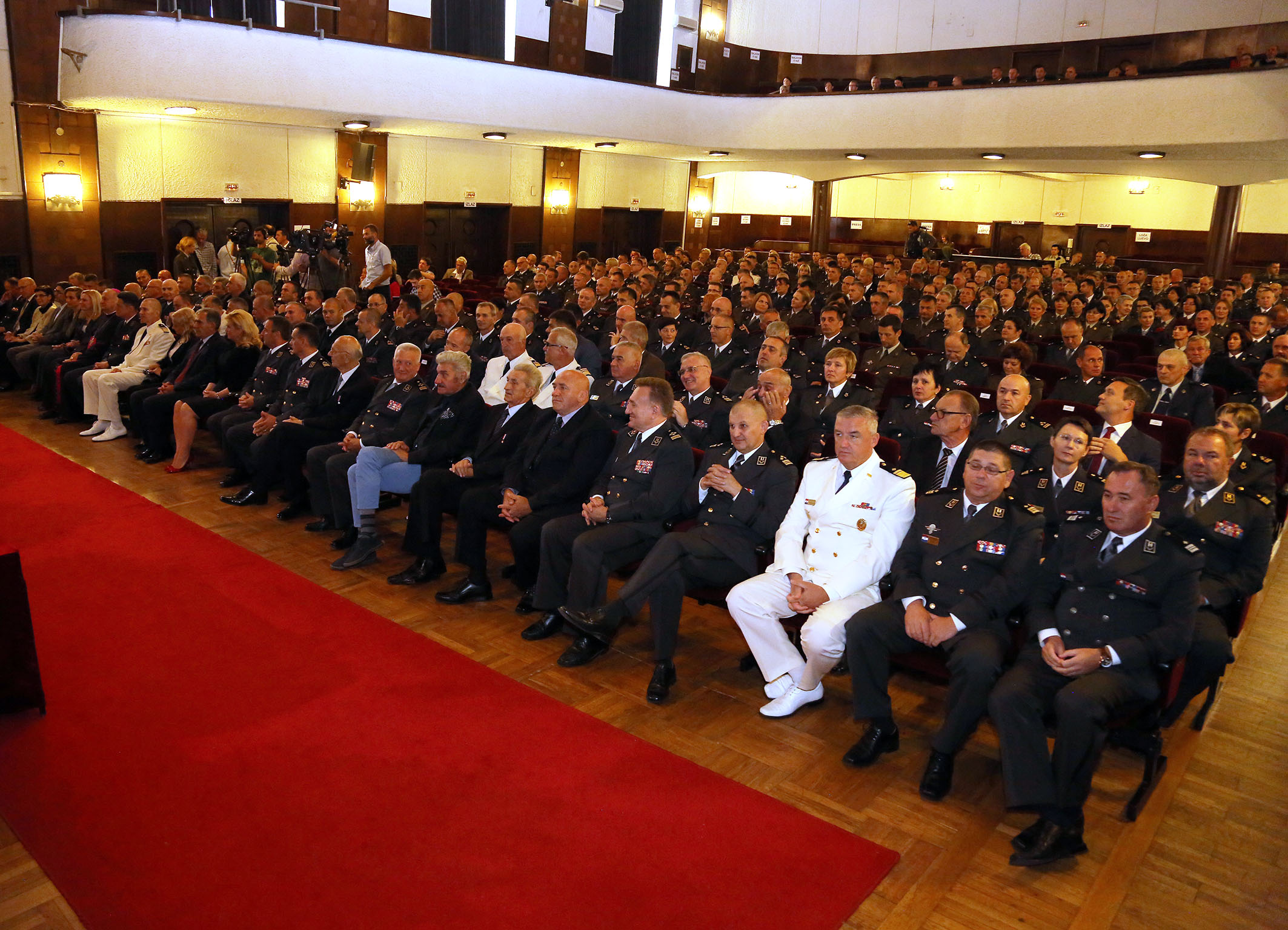 https://www.morh.hr/wp-content/gallery/svecano-obiljezeno-25-godina-glavnog-stozera-oruzanih-snaga-rh/osrg_sb_27092016_24.jpg