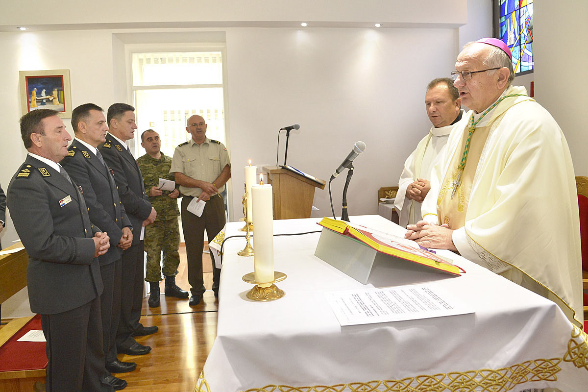 https://www.morh.hr/wp-content/gallery/svecano-obiljezeno-25-godina-glavnog-stozera-oruzanih-snaga-rh/osrh_jk_27092016_01.jpg