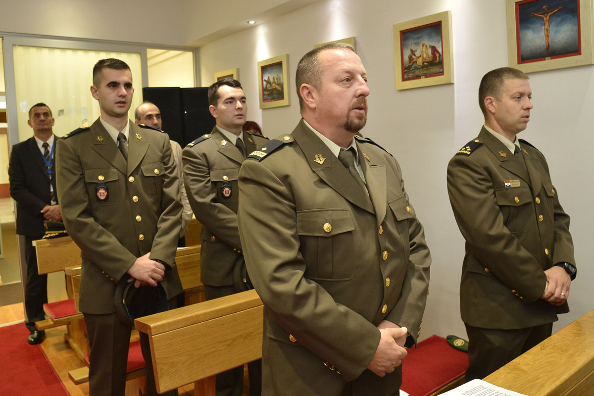 https://www.morh.hr/wp-content/gallery/svecano-obiljezeno-25-godina-glavnog-stozera-oruzanih-snaga-rh/osrh_jk_27092016_05.jpg