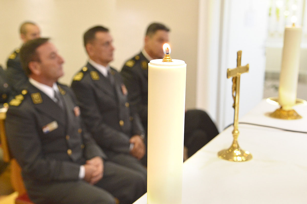 https://www.morh.hr/wp-content/gallery/svecano-obiljezeno-25-godina-glavnog-stozera-oruzanih-snaga-rh/osrh_jk_27092016_08.jpg