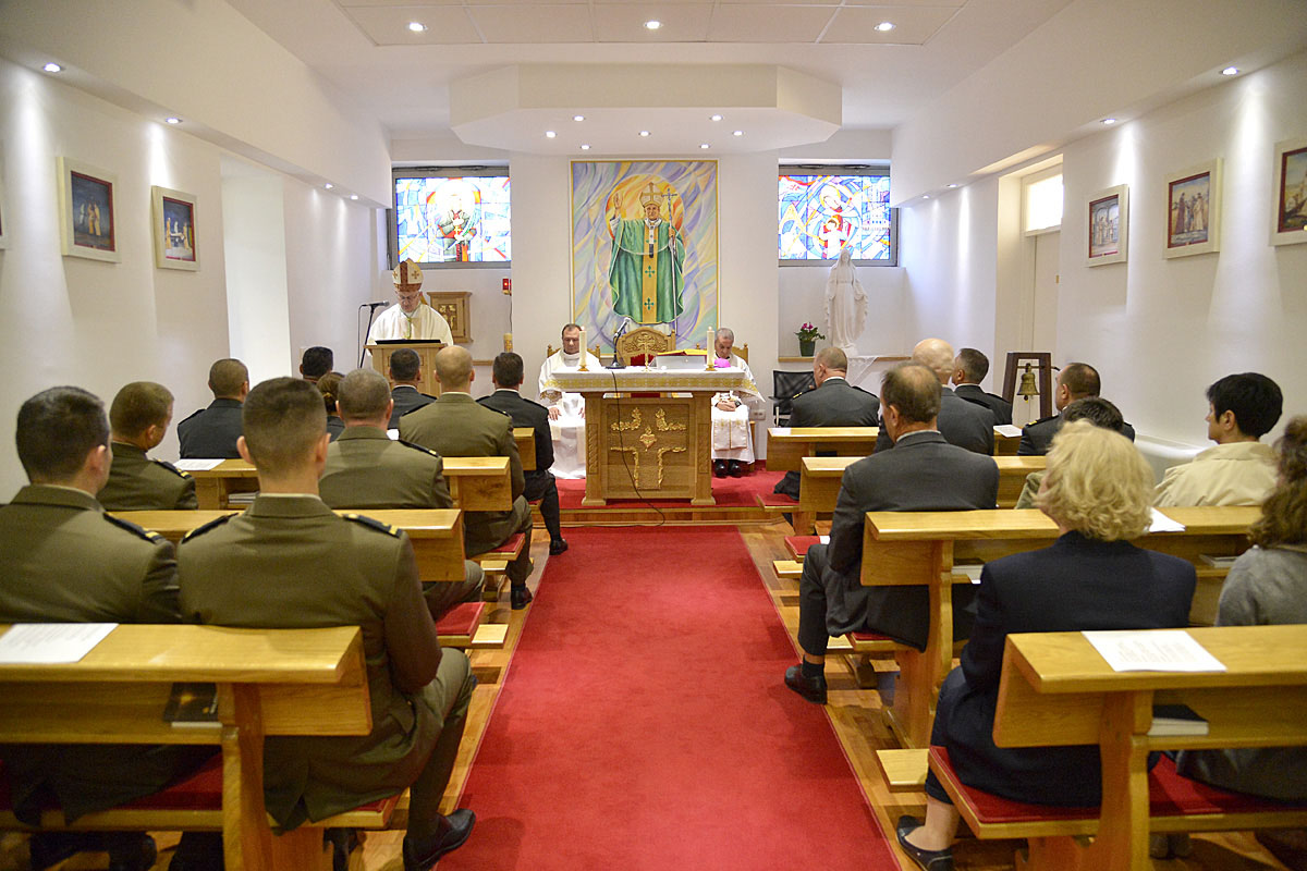 https://www.morh.hr/wp-content/gallery/svecano-obiljezeno-25-godina-glavnog-stozera-oruzanih-snaga-rh/osrh_jk_27092016_10.jpg