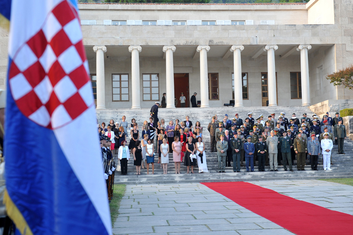 https://www.morh.hr/wp-content/gallery/svecano-otvorena-konferencija-vojnog-odbora-nato-a-u-splitu/nato_16092016_02.jpg