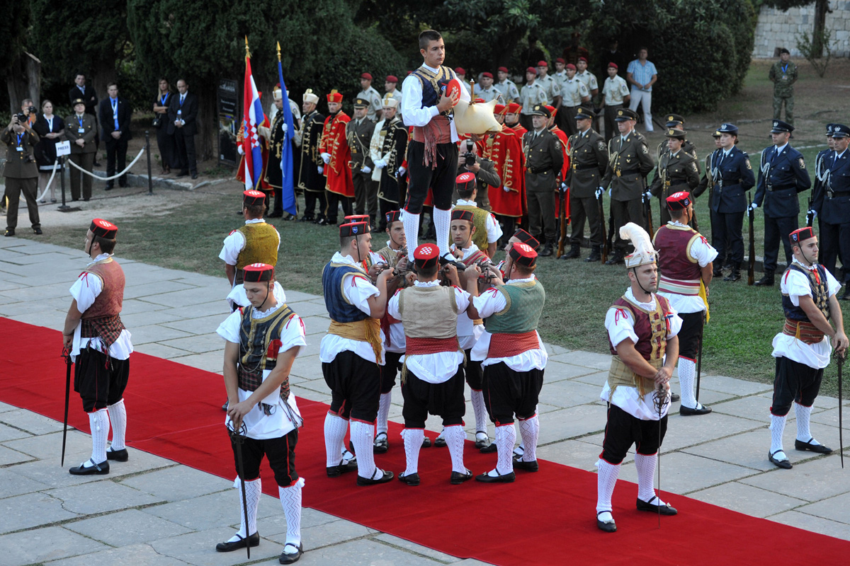 https://www.morh.hr/wp-content/gallery/svecano-otvorena-konferencija-vojnog-odbora-nato-a-u-splitu/nato_16092016_23.jpg
