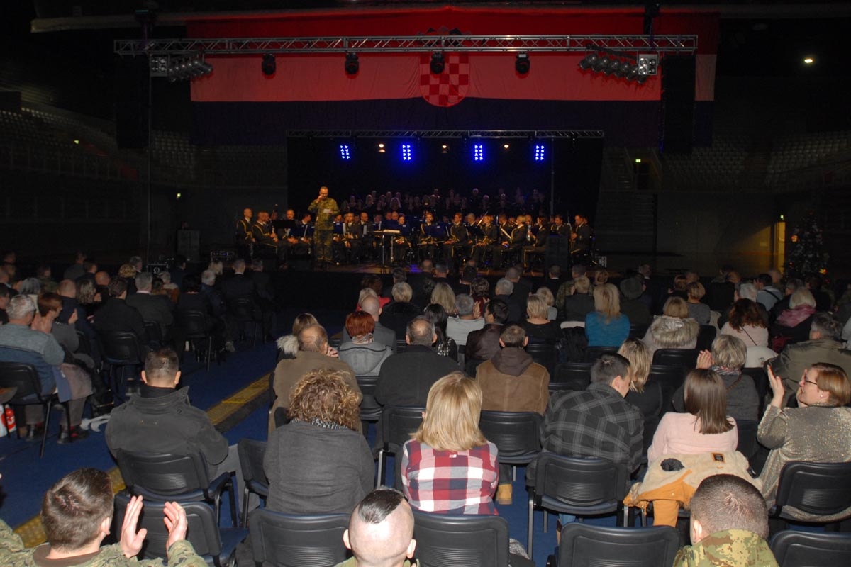 https://www.morh.hr/wp-content/gallery/sveta-misa-i-koncert-u-sklopu-povratka-puma-u-varazdin/pume_19122018_07.jpg