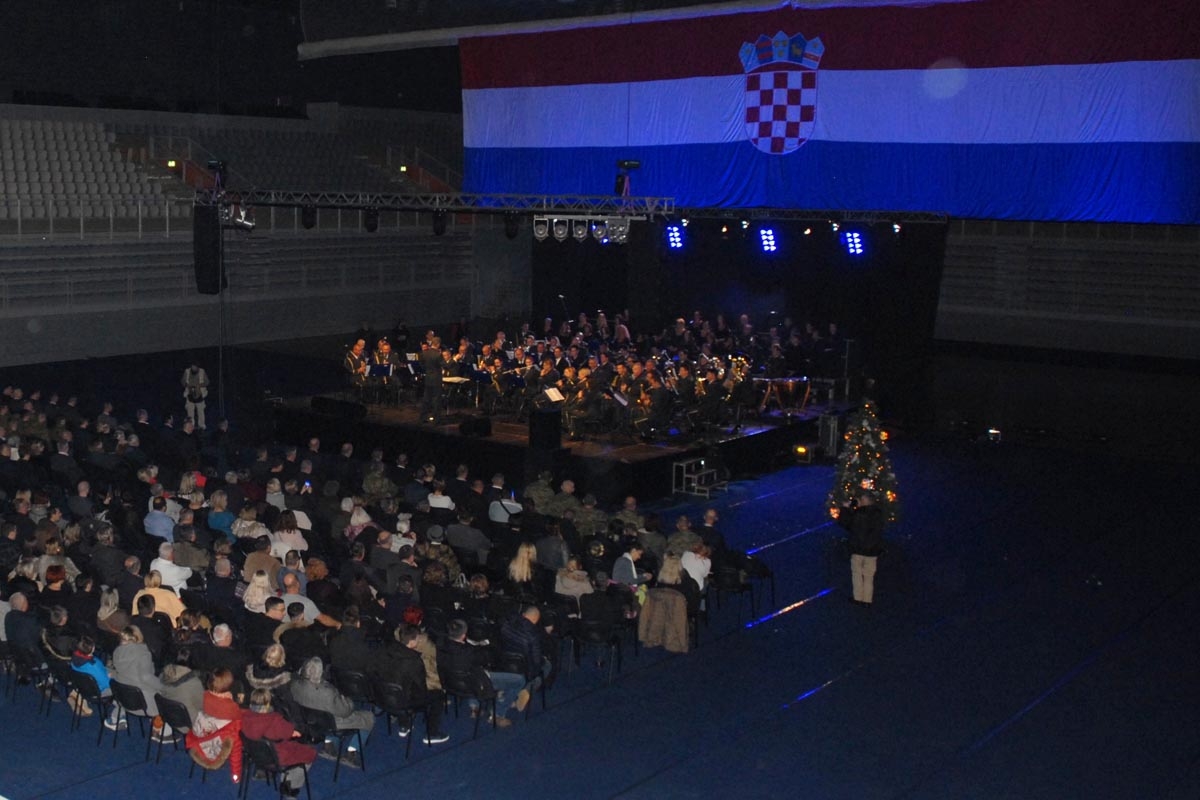 https://www.morh.hr/wp-content/gallery/sveta-misa-i-koncert-u-sklopu-povratka-puma-u-varazdin/pume_19122018_08.jpg