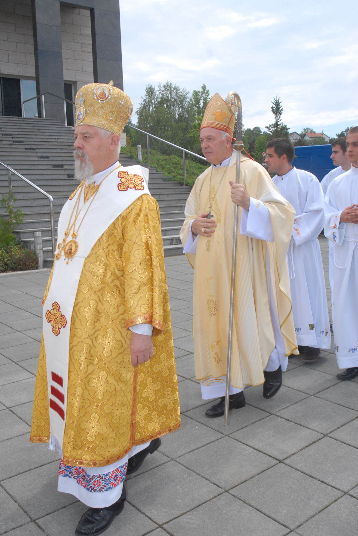 https://www.morh.hr/wp-content/gallery/sveta-misa-povodom-dana-vojnog-ordinarijata-i-zatitnice-vojne-biskupije/misa_20100804_5.jpg