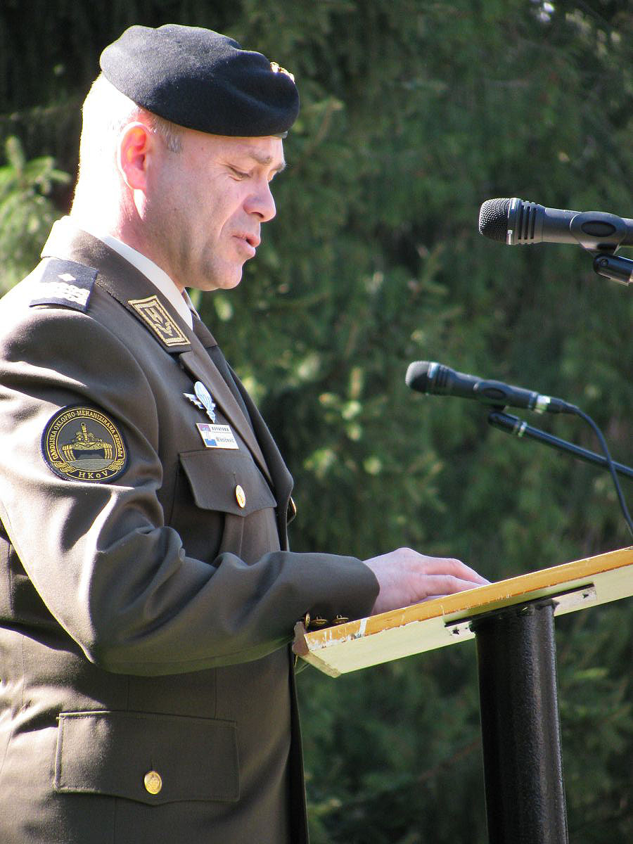 https://www.morh.hr/wp-content/gallery/trea-obljetnica-gardijske-oklopno-mehanizirane-brigade-vinkovci/gombr_23032010_2.jpg