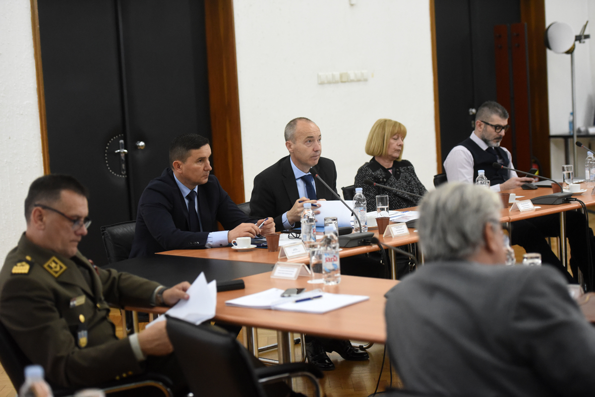 https://www.morh.hr/wp-content/gallery/treci-prijedlog-nacrta-strategije-nacionalne-sigurnosti/hvu_strategija_25042017_04.jpg