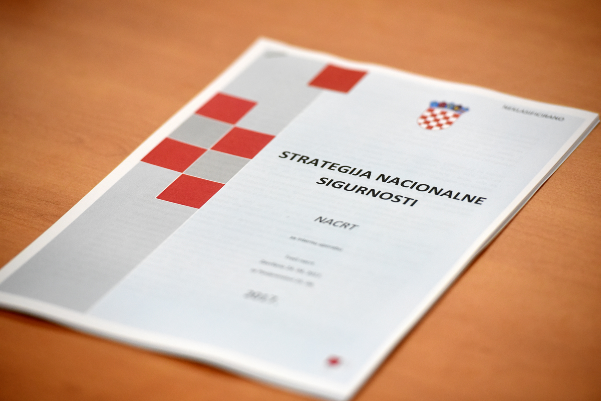 https://www.morh.hr/wp-content/gallery/treci-prijedlog-nacrta-strategije-nacionalne-sigurnosti/hvu_strategija_25042017_08.jpg