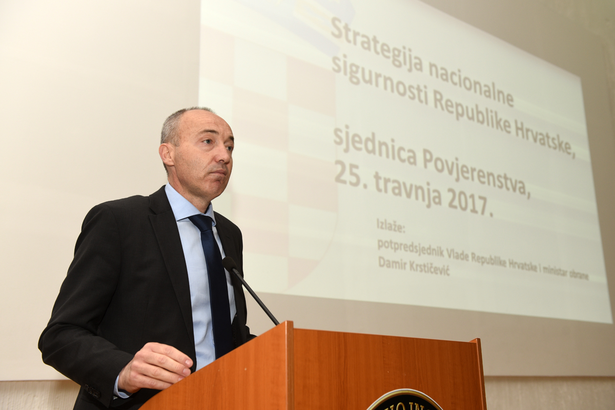 https://www.morh.hr/wp-content/gallery/treci-prijedlog-nacrta-strategije-nacionalne-sigurnosti/hvu_strategija_25042017_15.jpg