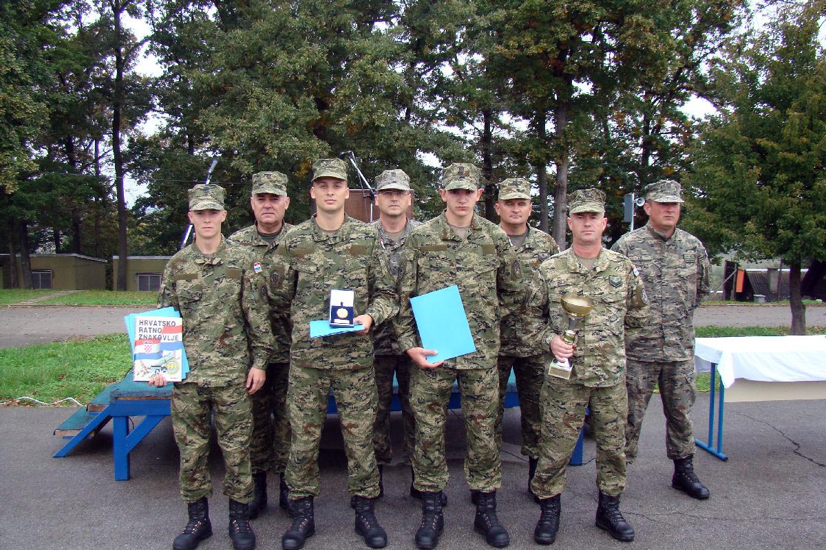 https://www.morh.hr/wp-content/gallery/trinaesti-narastaj-rocnika-zavrsio-temeljnu-vojnu-obuku/obuka_03102014_3.jpg