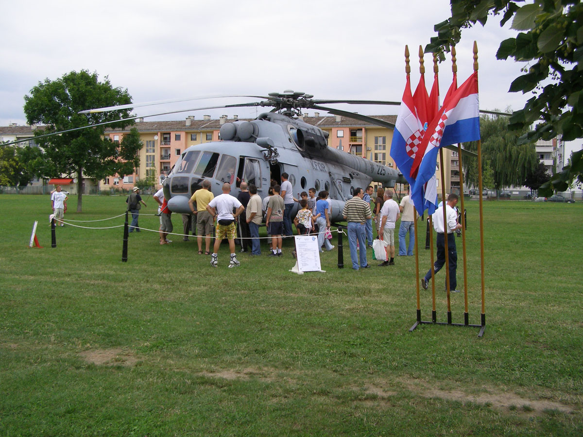 https://www.morh.hr/wp-content/gallery/tt-zbor-os-rh-na-jarunu/ttz_jarun_5_05082010.jpg