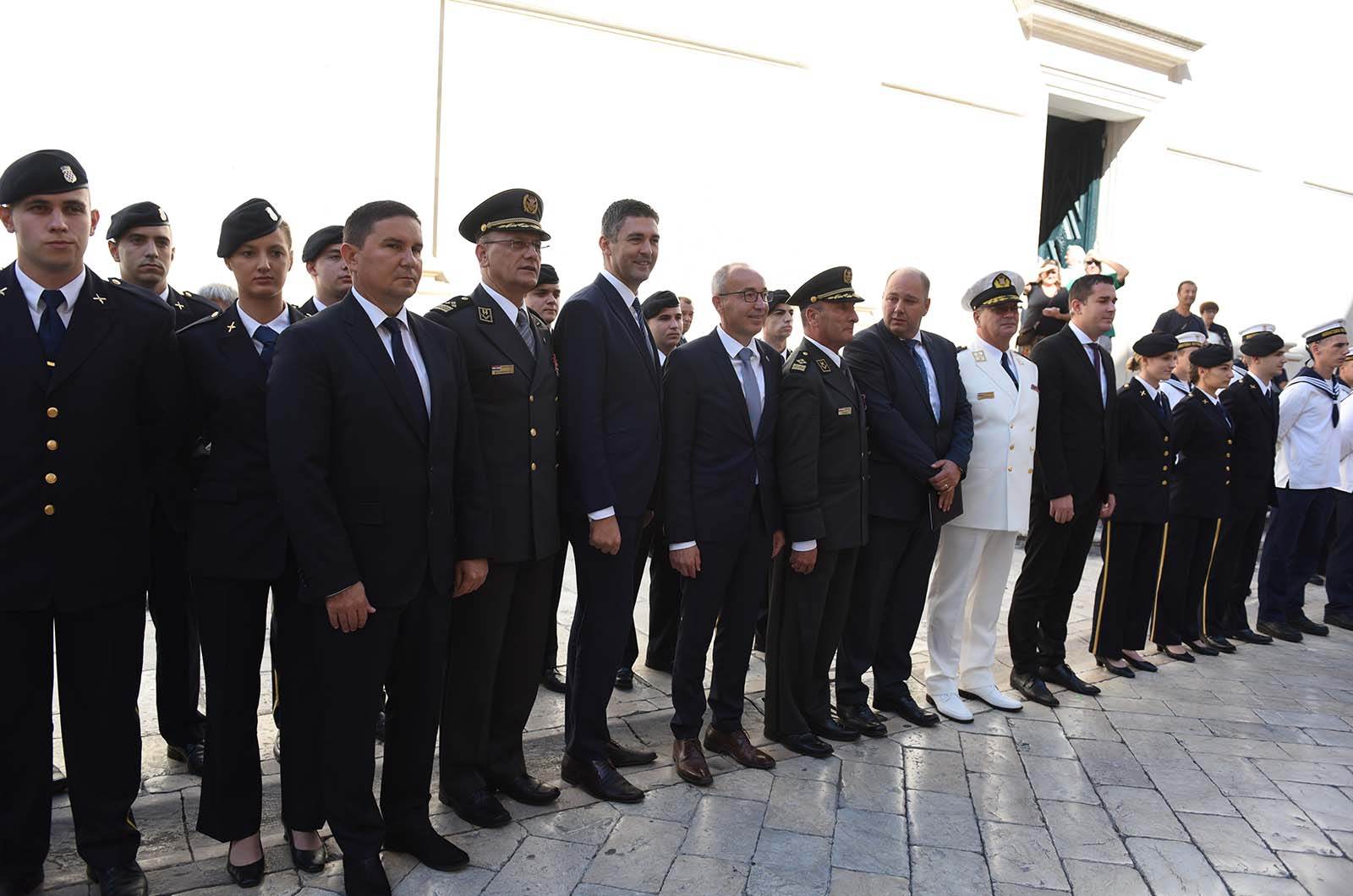https://www.morh.hr/wp-content/gallery/u-dubrovniku-svecano-obiljezena-28-obljetnica-hrvatske-ratne-mornarice/28_obljetnica_hrm_dubrovnik_190719_05.jpg