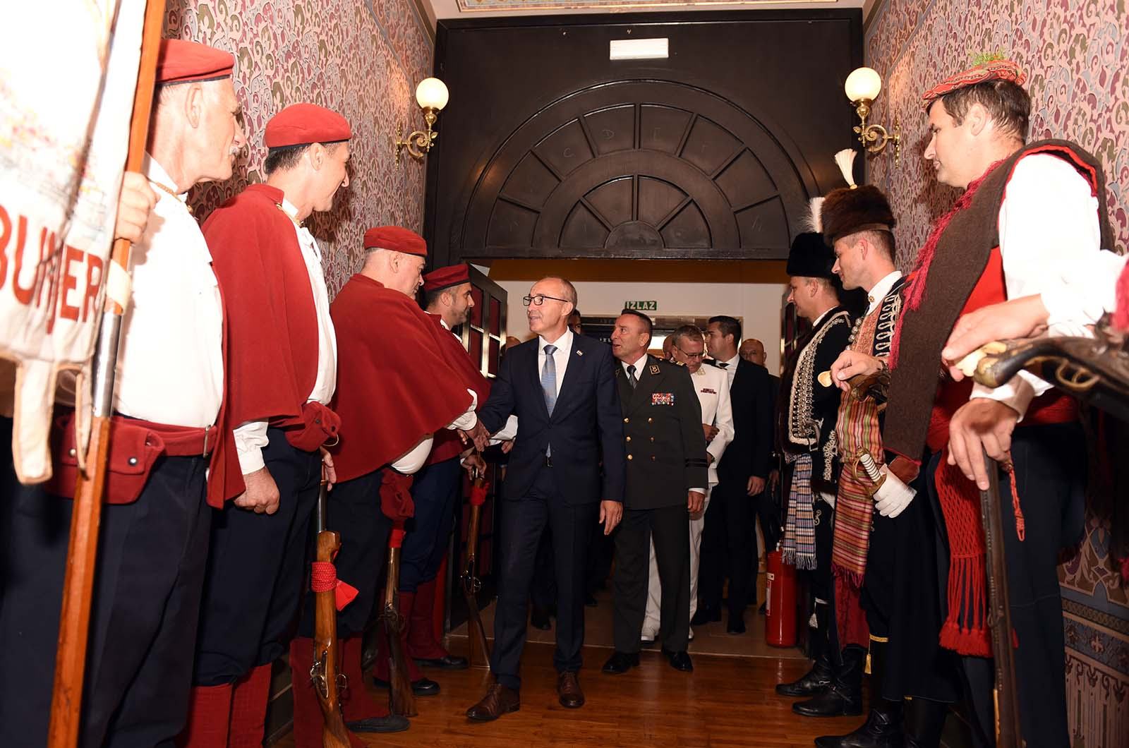 https://www.morh.hr/wp-content/gallery/u-dubrovniku-svecano-obiljezena-28-obljetnica-hrvatske-ratne-mornarice/28_obljetnica_hrm_dubrovnik_190719_06.jpg