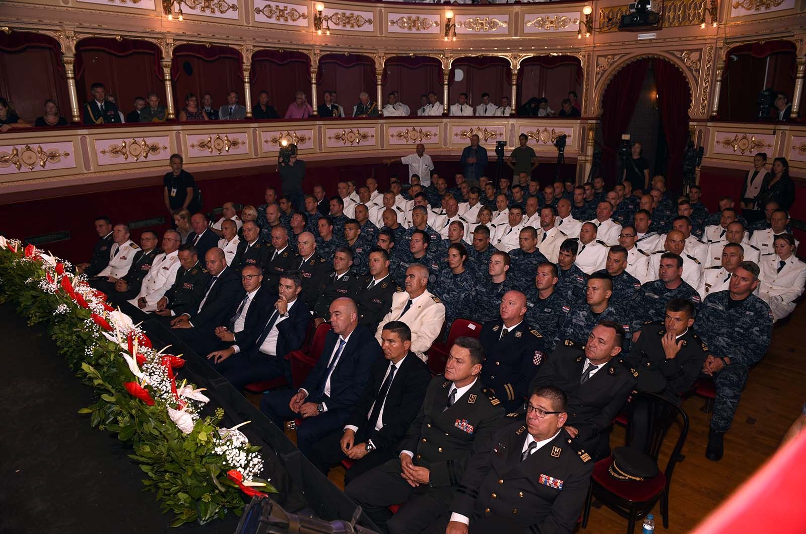 https://www.morh.hr/wp-content/gallery/u-dubrovniku-svecano-obiljezena-28-obljetnica-hrvatske-ratne-mornarice/28_obljetnica_hrm_dubrovnik_190719_11.jpg